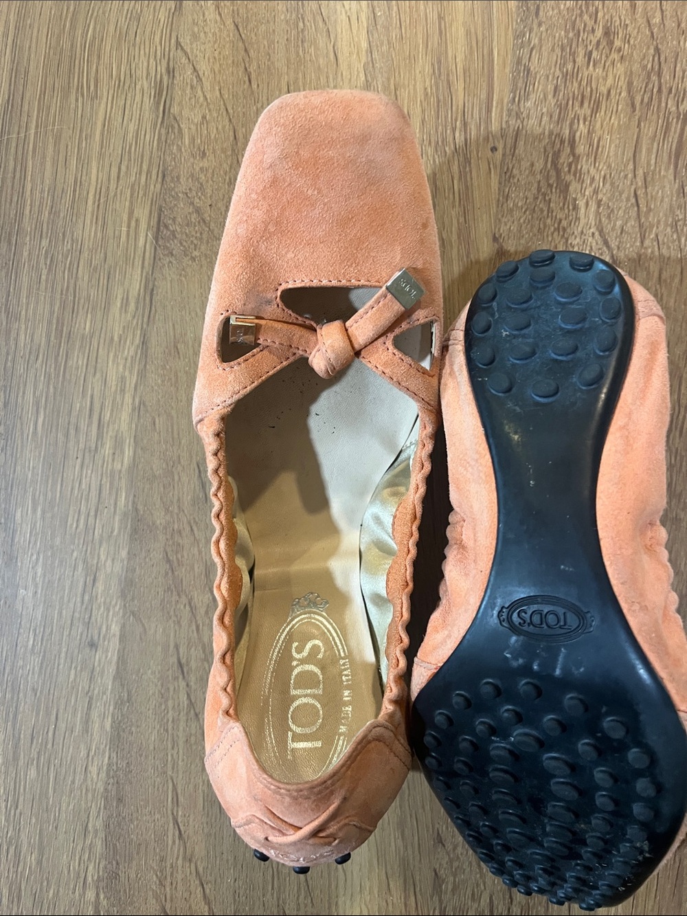 TOD'S Coral Suede Bow Driver Flats